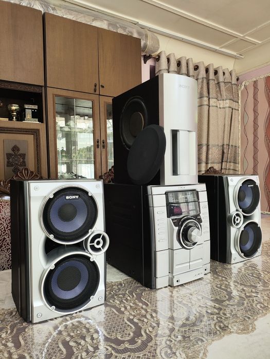 Sony 2.1 subwooferli musiqa markazi sotiladi