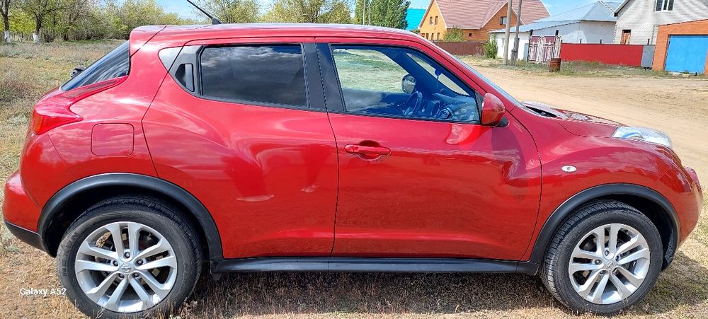 Продам Nissan Juke 2012 г, пробег 100 300 км.