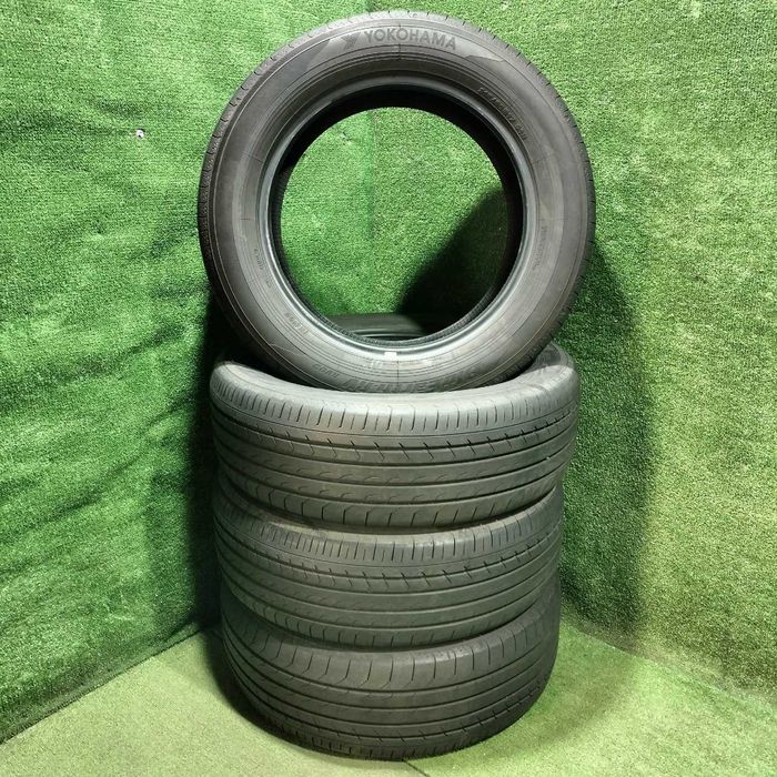 Продам Шины летний Yokohama RV03 215/60R17 год 2023 износ 10%