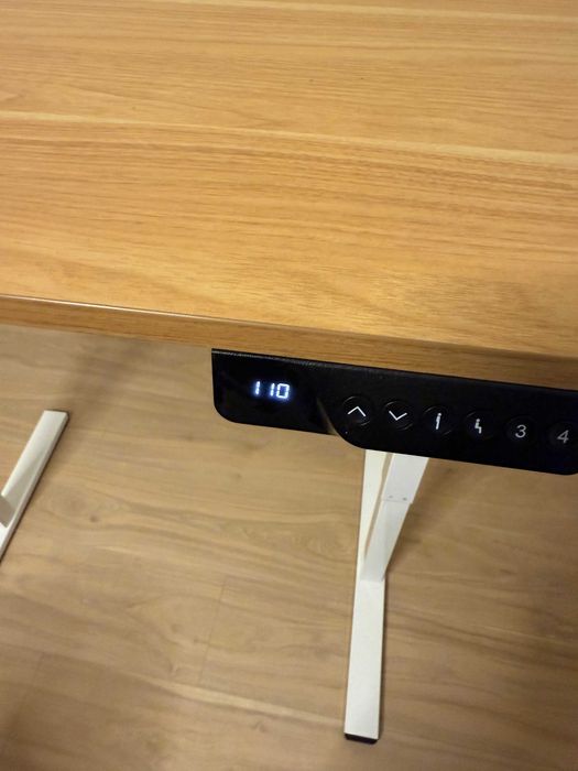 Ергономично регулируемо бюро Carmen CR- 4825 - бук-бял