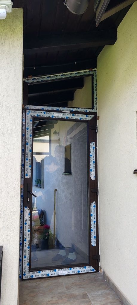Termopane ferestre și uși Rulouri Exterioare
