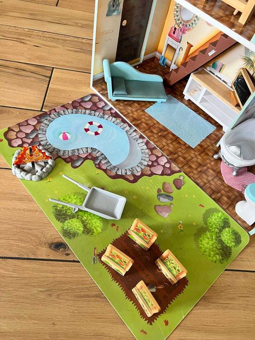 Продавам къщичка за кукли