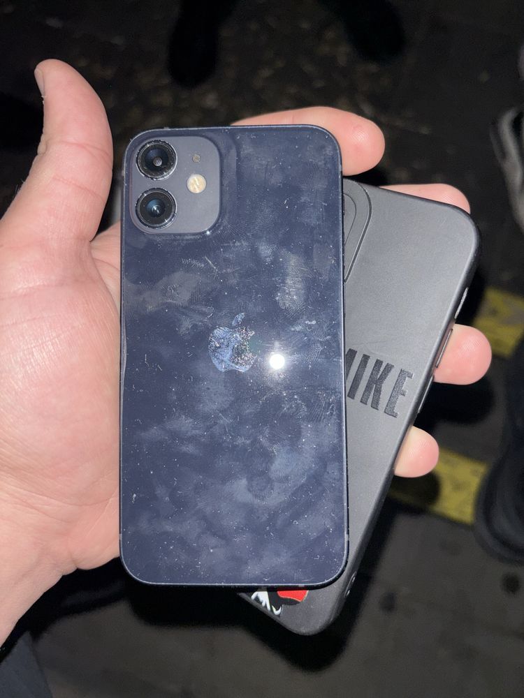 Iphone 12 mini блокирал