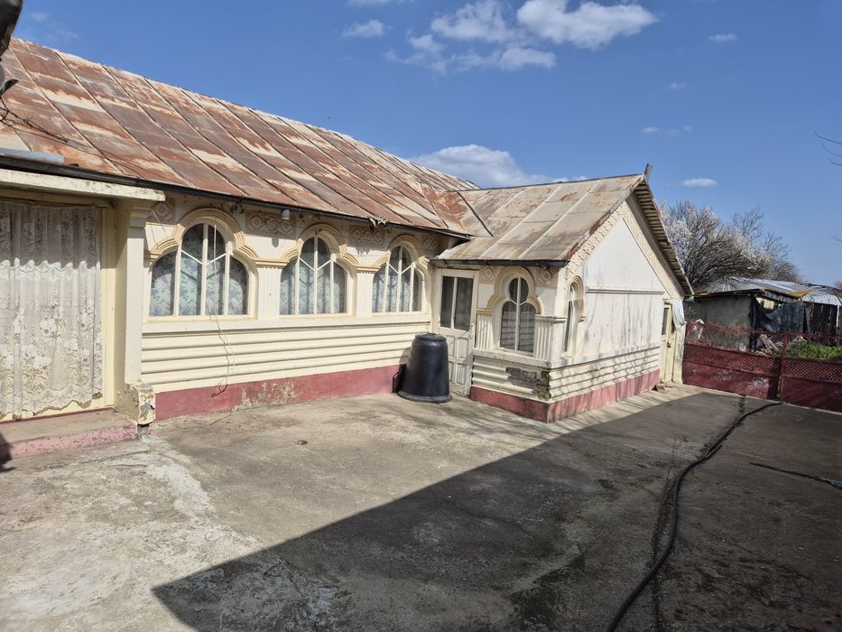 Casă de vânzare.