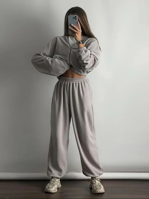 Продам костюм (новый)