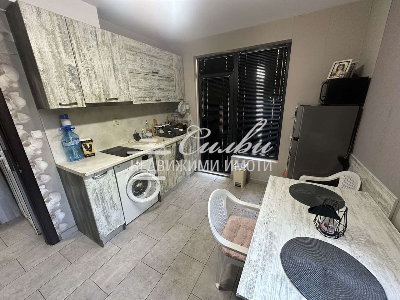 Продава се Тристаен апартамент в Търговище, Център - 72 кв.м за 1488 €/кв.м - Снимка #1