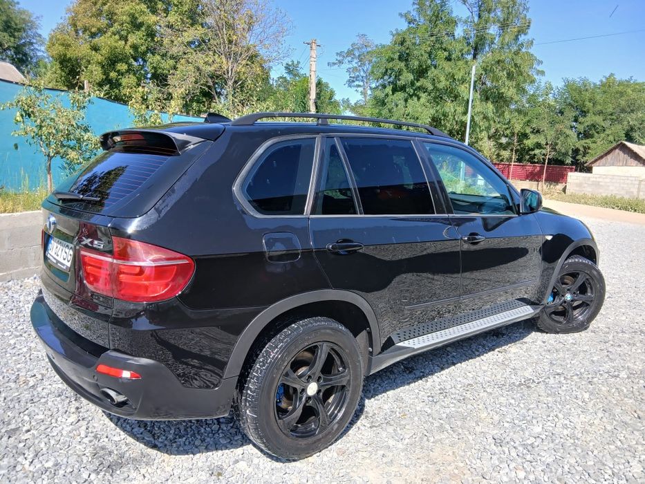 Vând BMW X5 e70 in stare foarte bună de funcționare