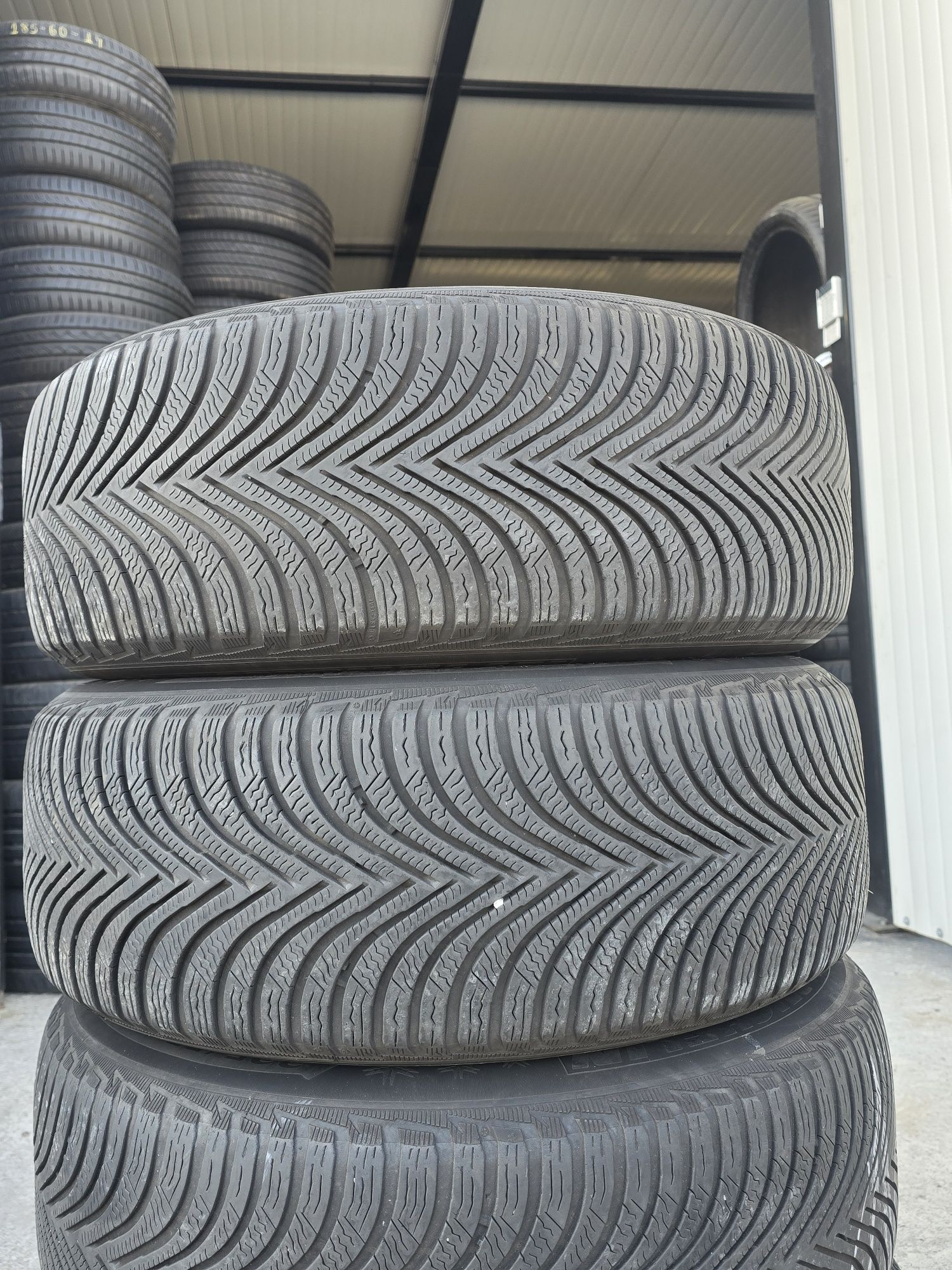4 Броя 225/55/17 Michelin 2x6,5mm 2x5mm
