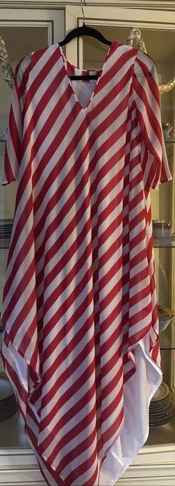 Rochie rosie vaporoasa