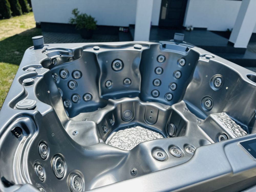 Jacuzzi exterior