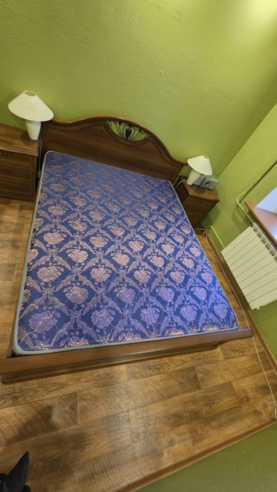 Продам кровать с тумбочками