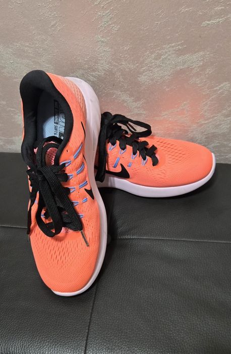 Маратонки Nike 39