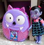 Set Vampirina format din gheozdanel și păpușă Disney Vampirina