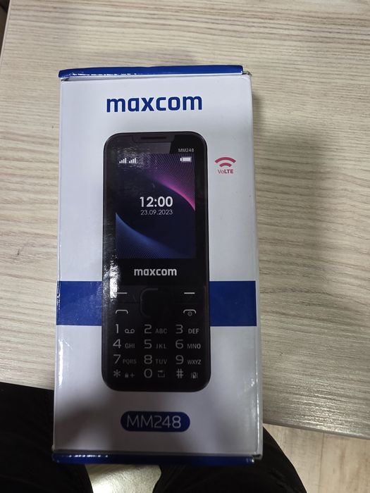 Vând maxcom mm248 sigilat