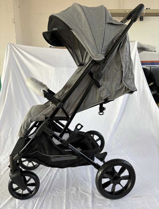 NOU!!!Carucior compact inglesina zenit gri  confortabil pana la 22 kg