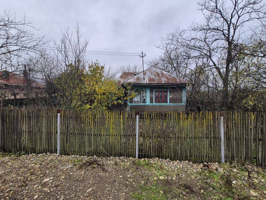 Casa bătrânească de Vânzare!
