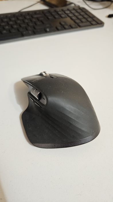 Mouse Bluetooth Logitech Master 3S, click stanga usor defect