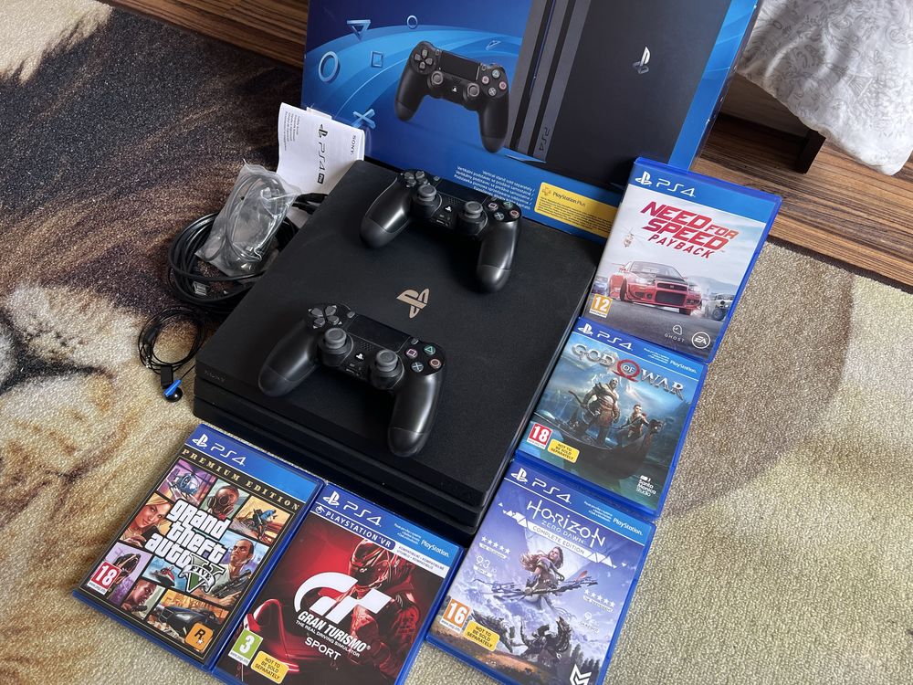 Play Station 4 pro 1 TB Плейстеишън 4 про 1 ТБ.