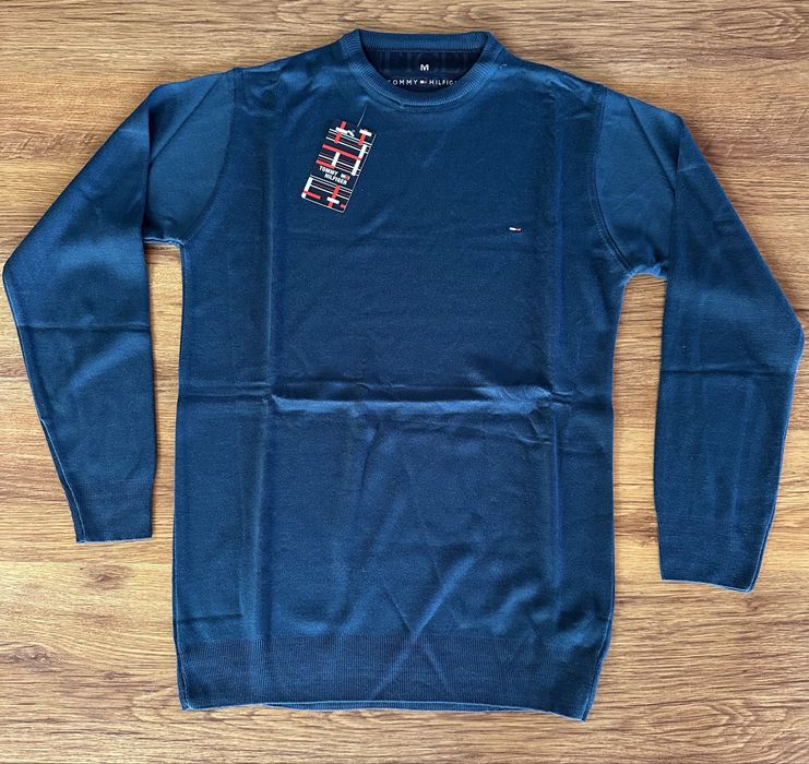 Мъжки пуловер Tommy Hilfiger в петролен цвят,финно плетиво
