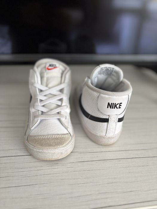 Nike - Adidasi tip gheata , marimea 25 , in stare perfecta