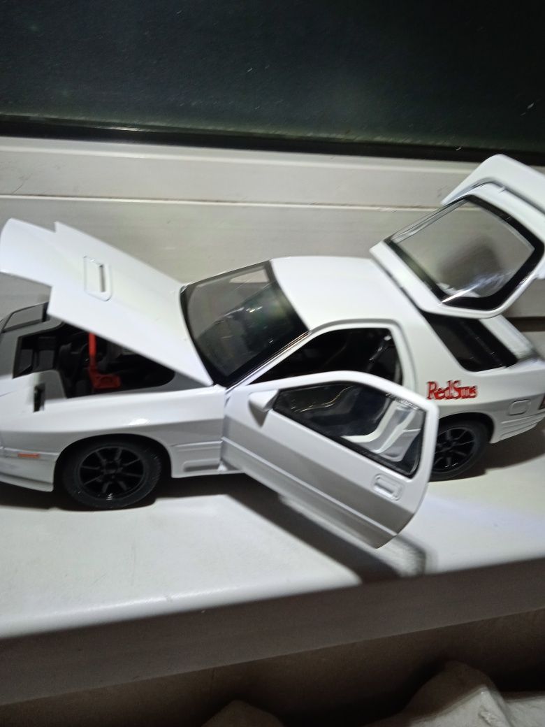 масштабная модель MAZDA RX7 FC