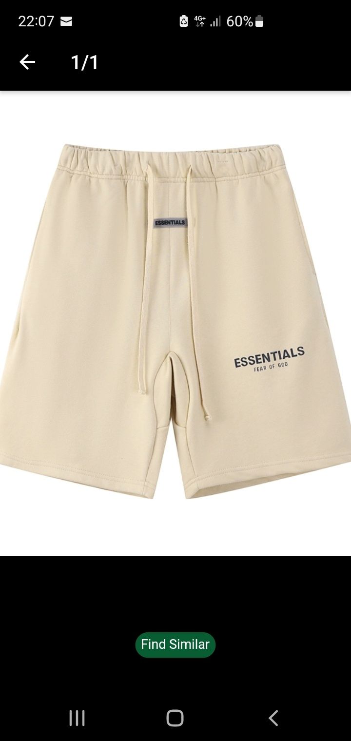 Vând pantaloni scurti Essentials