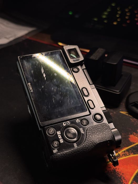 Vand Kit mirrorless aps-c Sony a6000 - obiectiv Sony 16mm 2.8 pancake