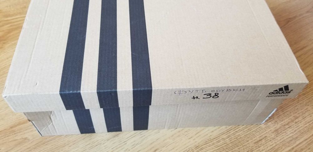 Футболни обувки Adidas (бутонки), номер 38