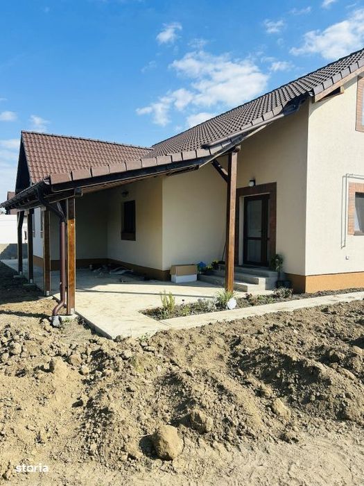 Casa individuala 4 camere, 120mp utili, 405mp teren in Utvin