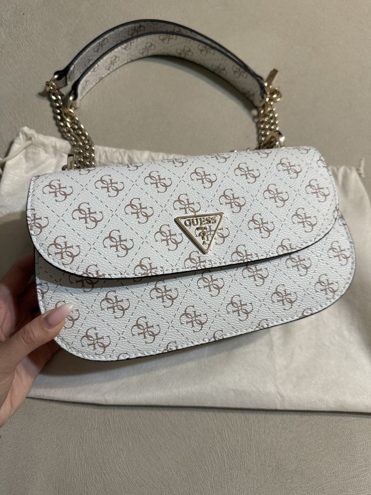 Чисто нова чанта Guess