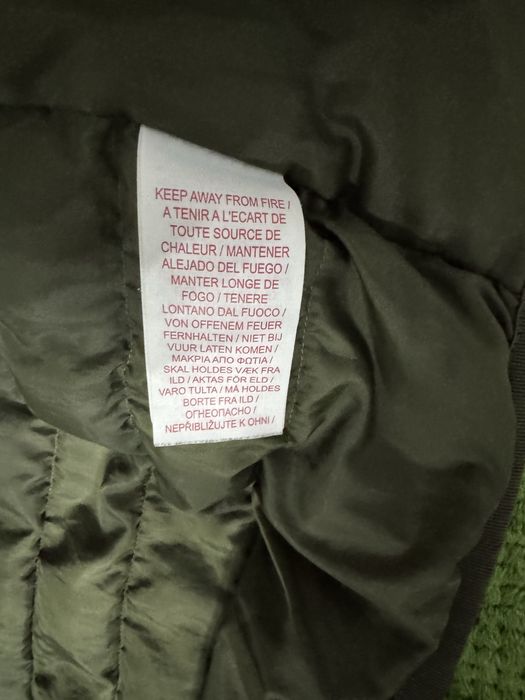 Продавам яке NIKE