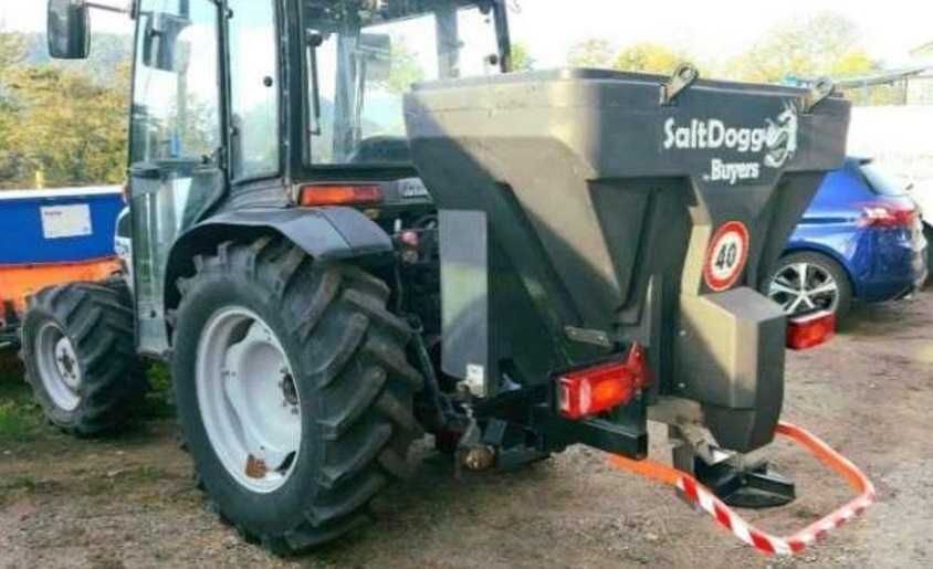Sararita pentru tractor