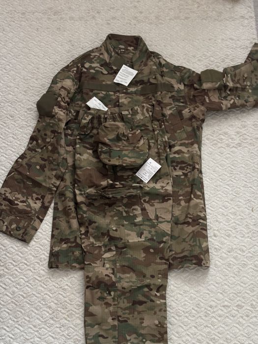 Продаю уставную форму в цвете мультикам