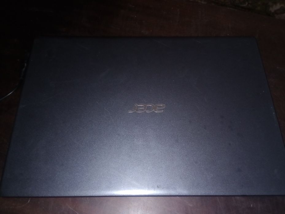 Acer Aspire 3 slim, 8 gb ram,SSD 250gb, video dedicat 2 gb, baterie ok
