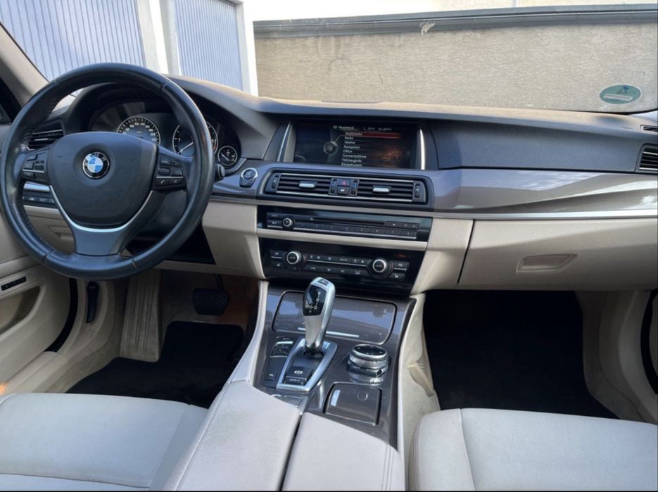 BMW 530d Limousine Modern Line 4 butoane