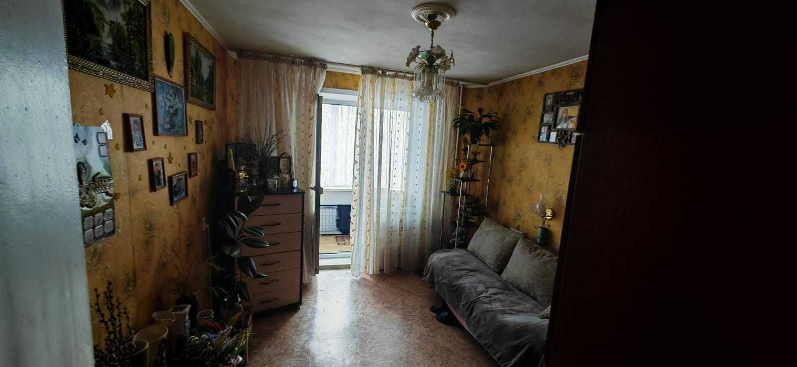Продам 3к кв на втором этаже р-н 19 мкр!!!
