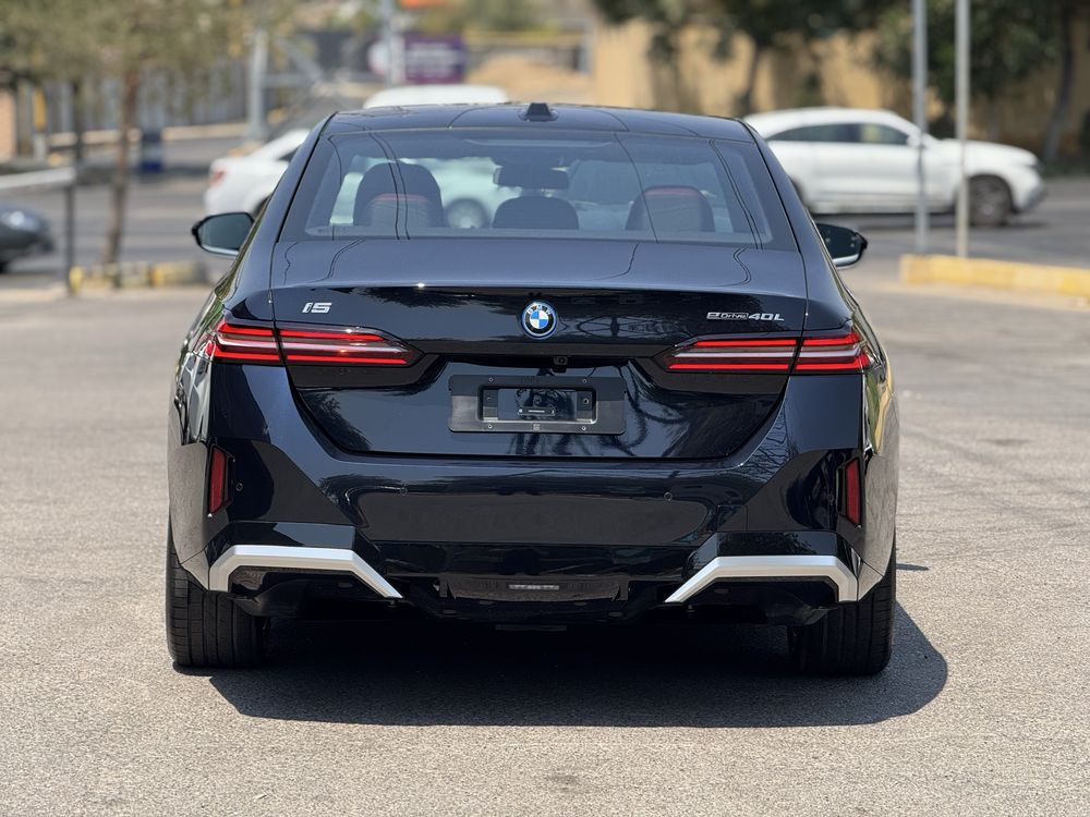 Продается новый BMW i5 40 L eDrive