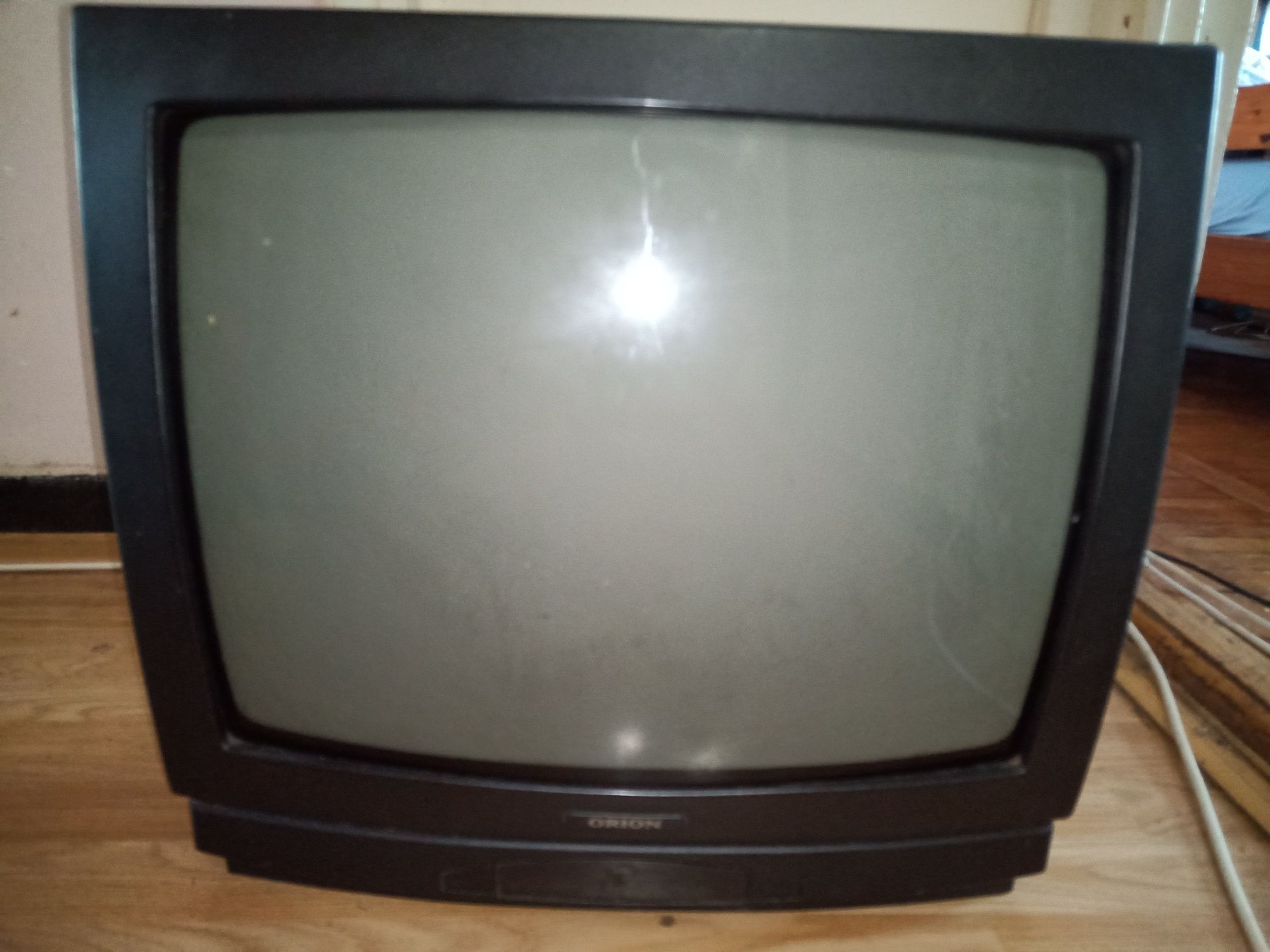 Televizor color Orion