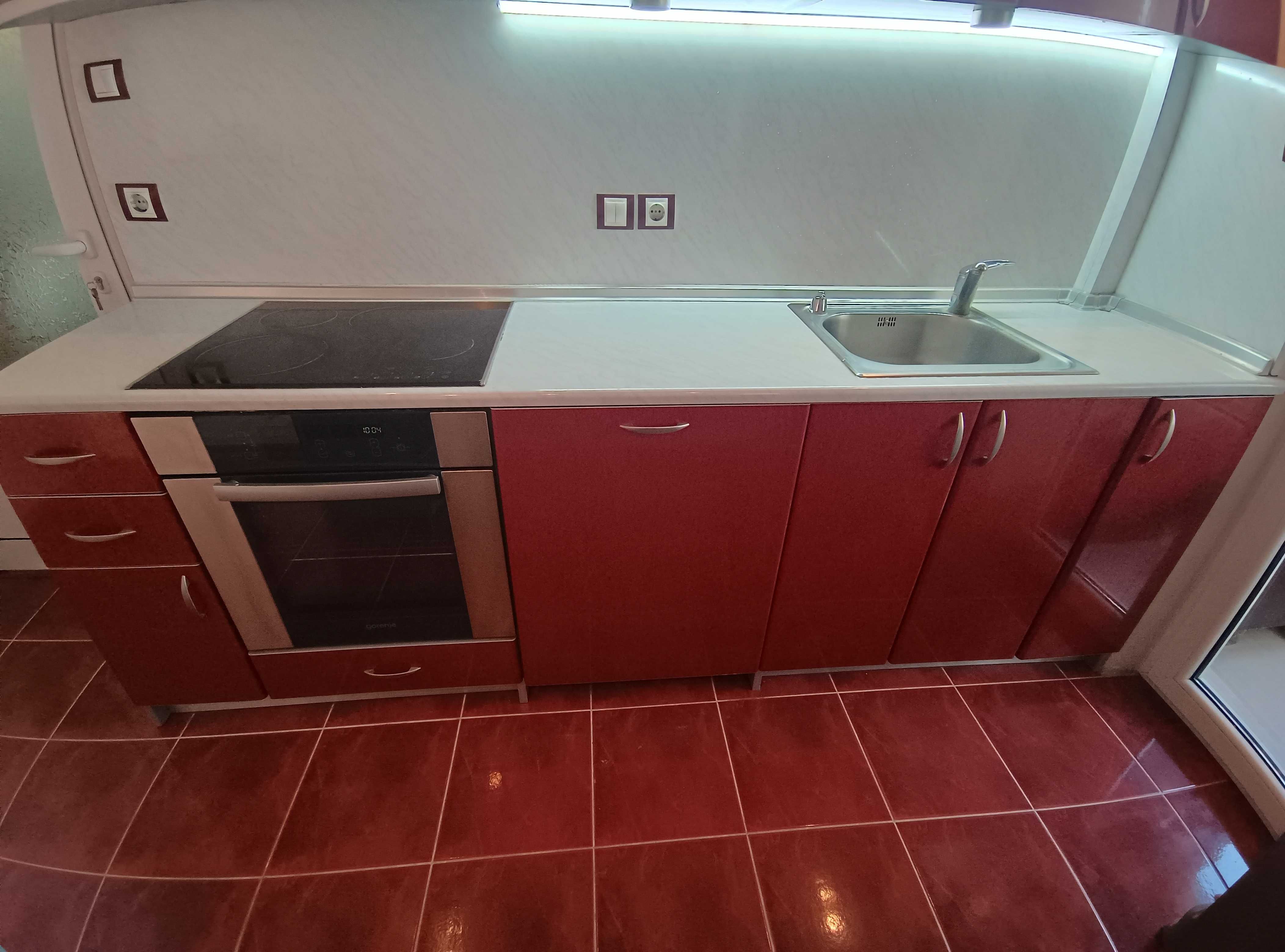Продавам кухня с възможност и за Ел. уреди
