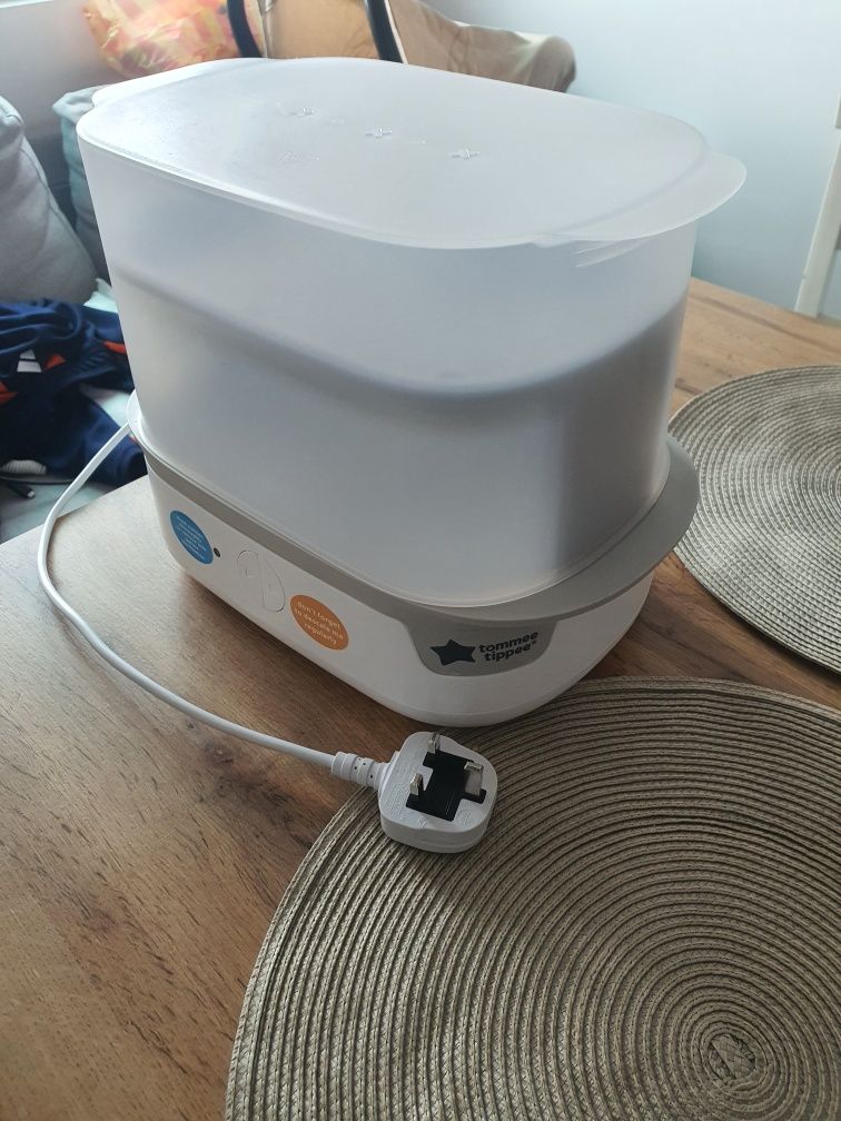 Стерилизатор  Tommee Tippee