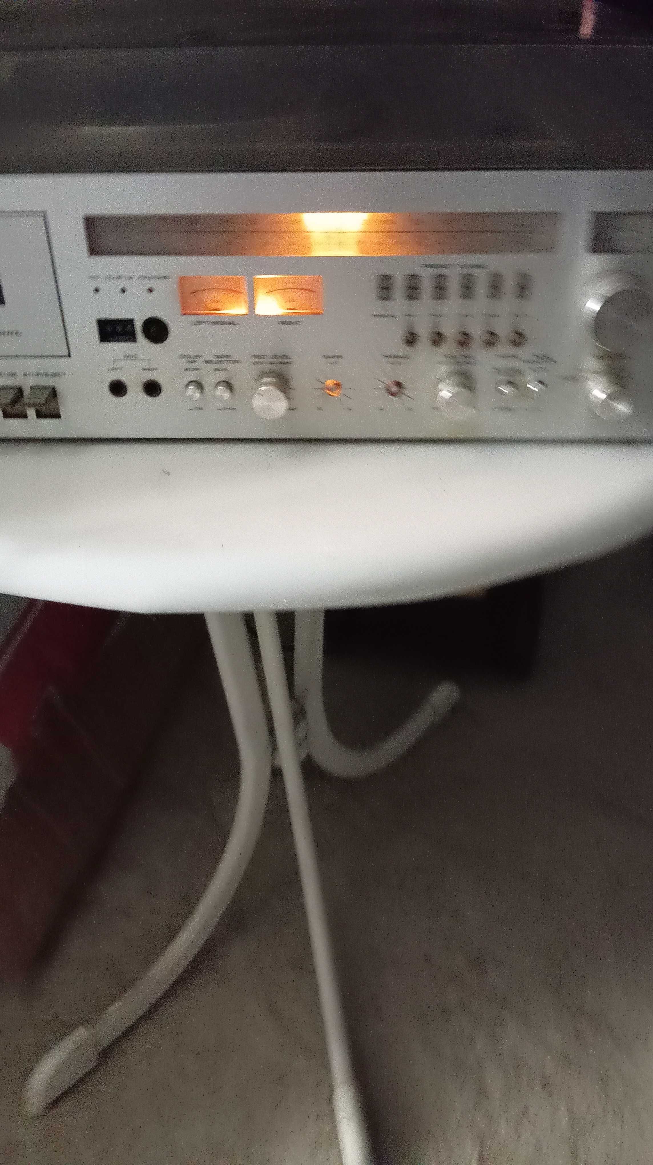 Касетен дек akai