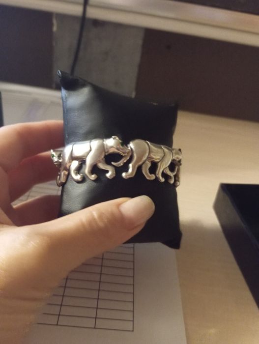 Срочно продам эксклюзивный серебряный браслет
