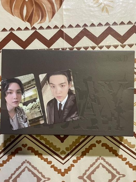 Продавам колекцията си от албуми на к-поп групи