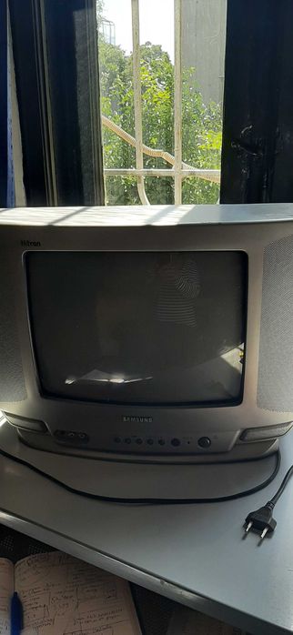 Продавам 2 малки телевизора -Samsung, Neo