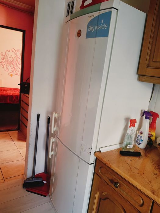 Mese bar rotunde albe,cu piror inox