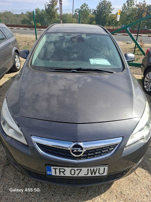 Opel Astra Opel Astra J Break,An 2011,1,7 d, adusa din Italia, Rar