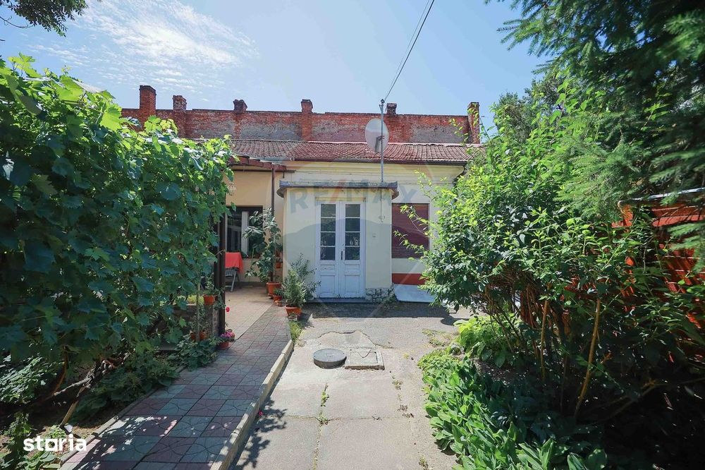 Apartament cu 3 camere de vânzare în zona Ultracentral