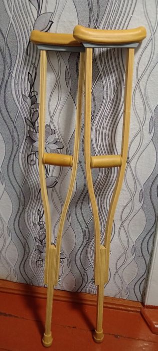 Продам костыли деревянные