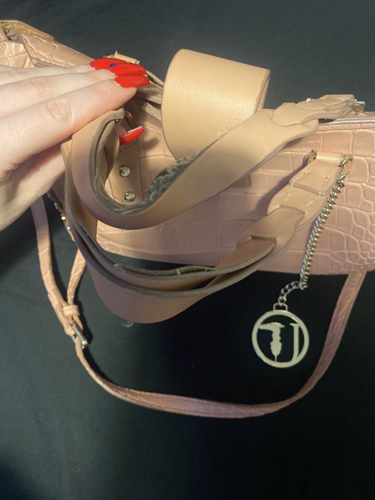 Оригинална дамска чанта trussardi