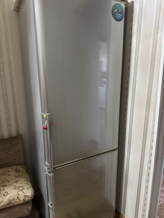 Продам холодильник LG